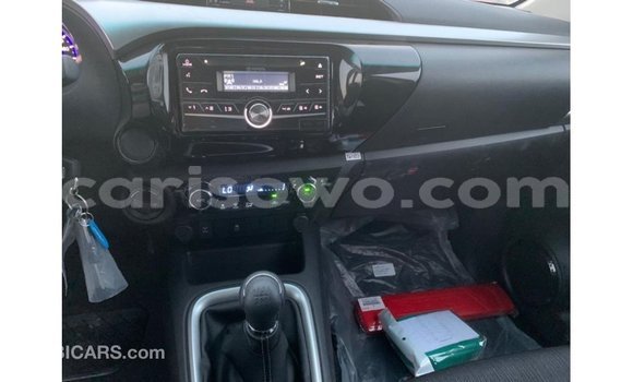 Sayi Imported Toyota Hilux Black Mota in Import - Dubai a Benin Sayi Imported Toyota Hilux Black Mota in Import - Dubai a Benin