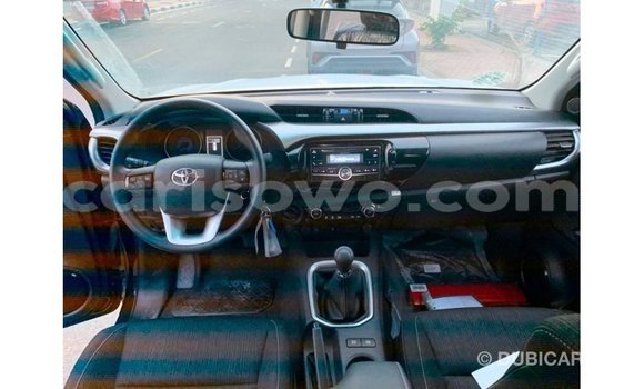 Sayi Imported Toyota Hilux Black Mota in Import - Dubai a Benin Sayi Imported Toyota Hilux Black Mota in Import - Dubai a Benin