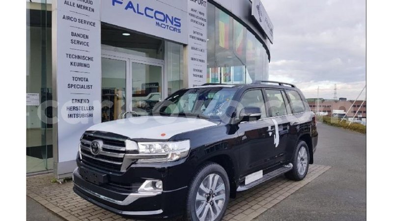 Big with watermark toyota land cruiser benign import dubai 7395