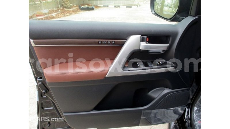 Big with watermark toyota land cruiser benign import dubai 7395