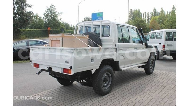 Big with watermark toyota land cruiser benign import dubai 7401