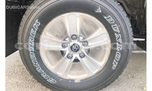 Acheter Import Voiture Toyota Land Cruiser Noir à Import - Dubai, Benin Acheter Import Voiture Toyota Land Cruiser Noir à Import - Dubai, Benin