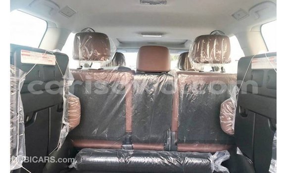 Acheter Import Voiture Toyota Land Cruiser Noir à Import - Dubai, Benin Acheter Import Voiture Toyota Land Cruiser Noir à Import - Dubai, Benin