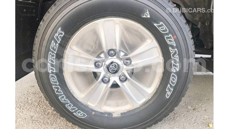 Big with watermark toyota land cruiser benign import dubai 7402