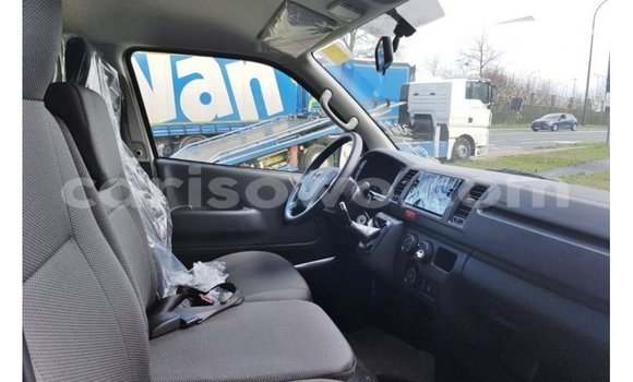 Acheter Import Voiture Toyota Hiace Blanc à Import - Dubai, Benin Acheter Import Voiture Toyota Hiace Blanc à Import - Dubai, Benin