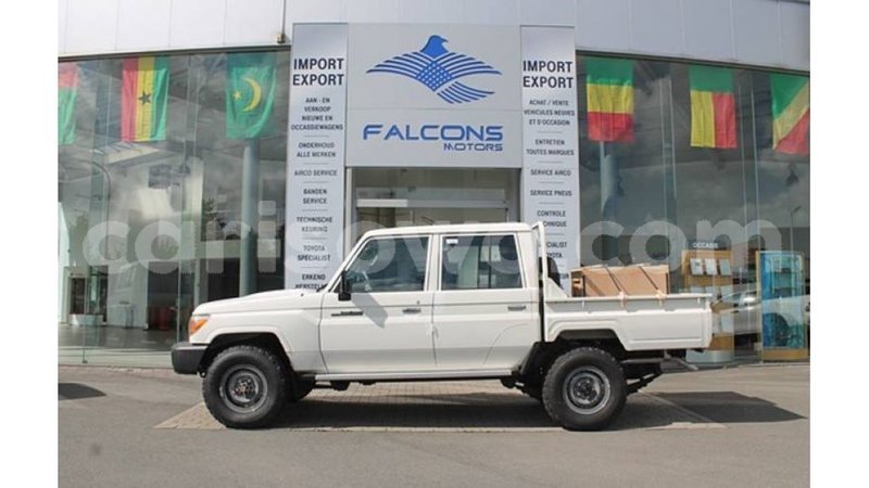 Big with watermark toyota land cruiser benign import dubai 7407