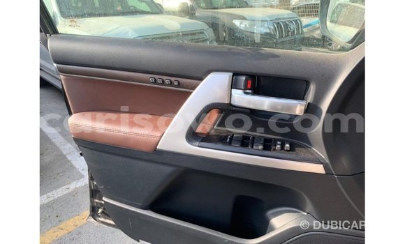 Acheter Import Voiture Toyota Land Cruiser Noir à Import - Dubai, Benin Acheter Import Voiture Toyota Land Cruiser Noir à Import - Dubai, Benin