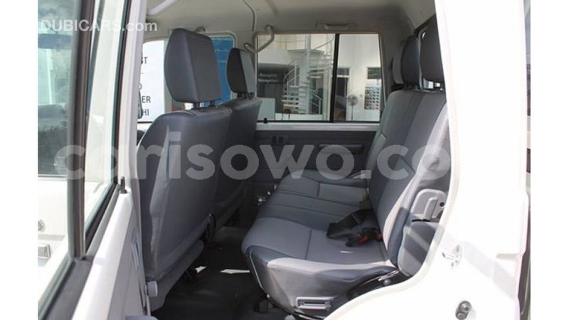 Big with watermark toyota land cruiser benign import dubai 7417