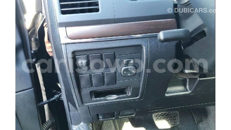 Big with watermark toyota land cruiser benign import dubai 7419