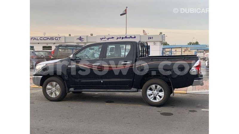Big with watermark toyota hilux benign import dubai 7421