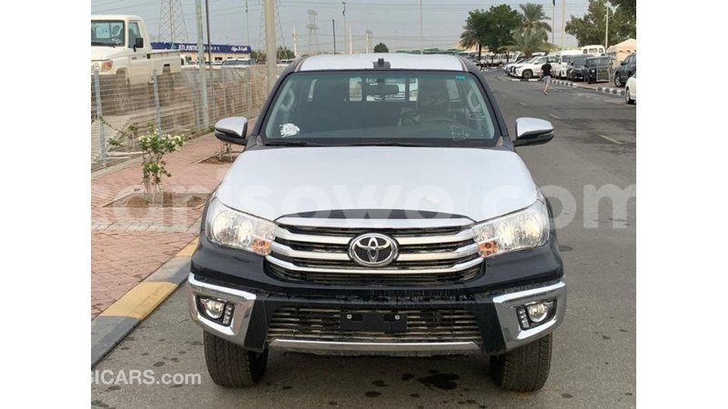 Big with watermark toyota hilux benign import dubai 7421