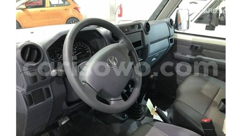 Big with watermark toyota land cruiser benign import dubai 7423