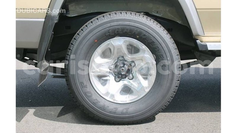 Big with watermark toyota land cruiser benign import dubai 7427