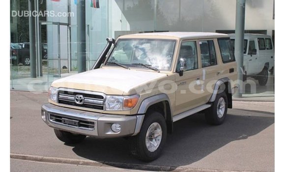 Acheter Import Voiture Toyota Land Cruiser Beige à Import - Dubai, Benin Acheter Import Voiture Toyota Land Cruiser Beige à Import - Dubai, Benin