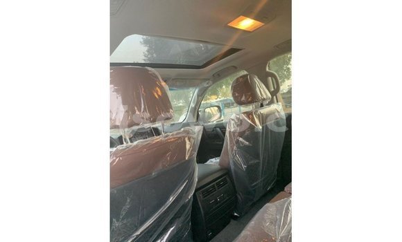 Acheter Import Voiture Toyota Land Cruiser Noir à Import - Dubai, Benin Acheter Import Voiture Toyota Land Cruiser Noir à Import - Dubai, Benin