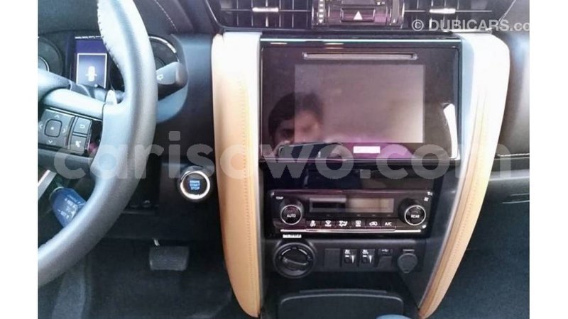 Big with watermark toyota fortuner benign import dubai 7429