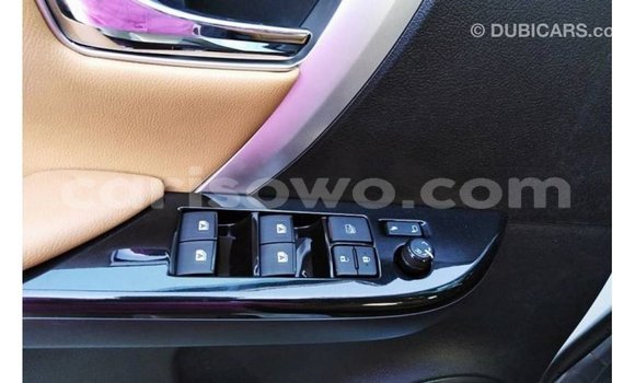 Acheter Import Voiture Toyota Fortuner Blanc à Import - Dubai, Benin Acheter Import Voiture Toyota Fortuner Blanc à Import - Dubai, Benin