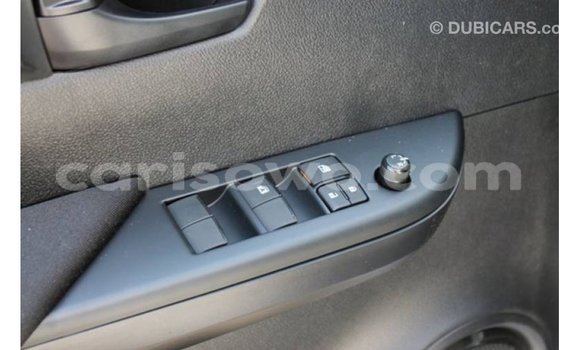 Sayi Imported Toyota Hilux White Mota in Import - Dubai a Benin Sayi Imported Toyota Hilux White Mota in Import - Dubai a Benin