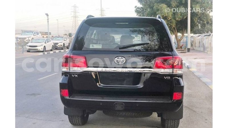 Big with watermark toyota land cruiser benign import dubai 7433