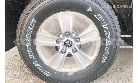 Acheter Import Voiture Toyota Land Cruiser Noir à Import - Dubai, Benin Acheter Import Voiture Toyota Land Cruiser Noir à Import - Dubai, Benin