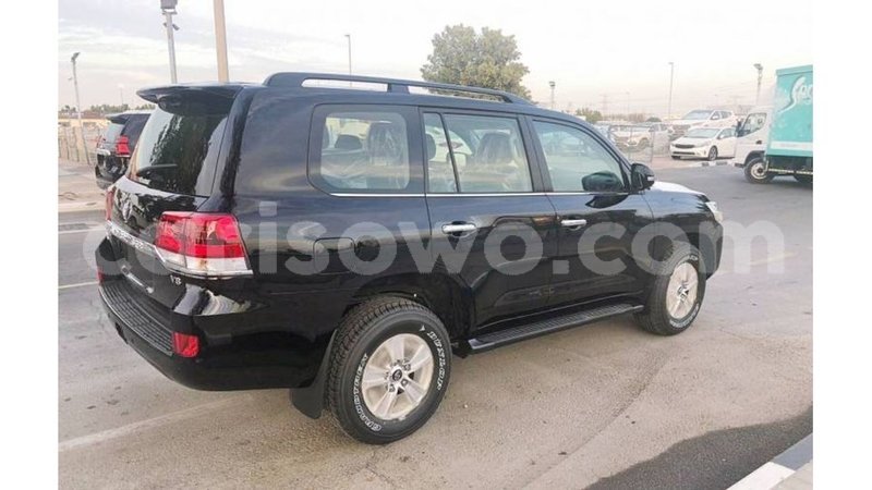 Big with watermark toyota land cruiser benign import dubai 7433