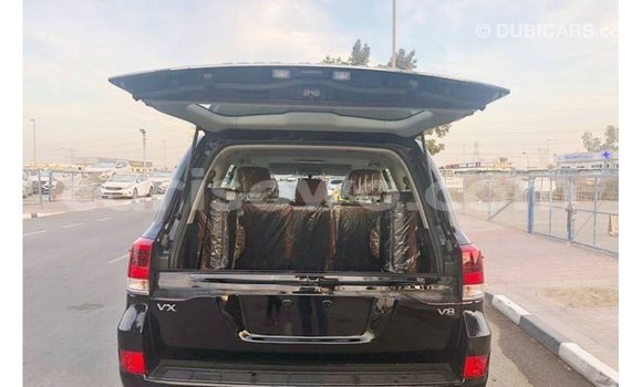 Acheter Import Voiture Toyota Land Cruiser Noir à Import - Dubai, Benin Acheter Import Voiture Toyota Land Cruiser Noir à Import - Dubai, Benin