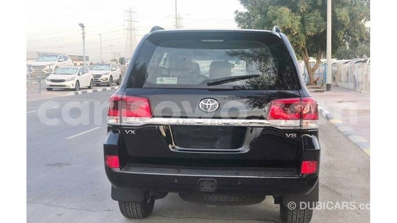 Big with watermark toyota land cruiser benign import dubai 7433