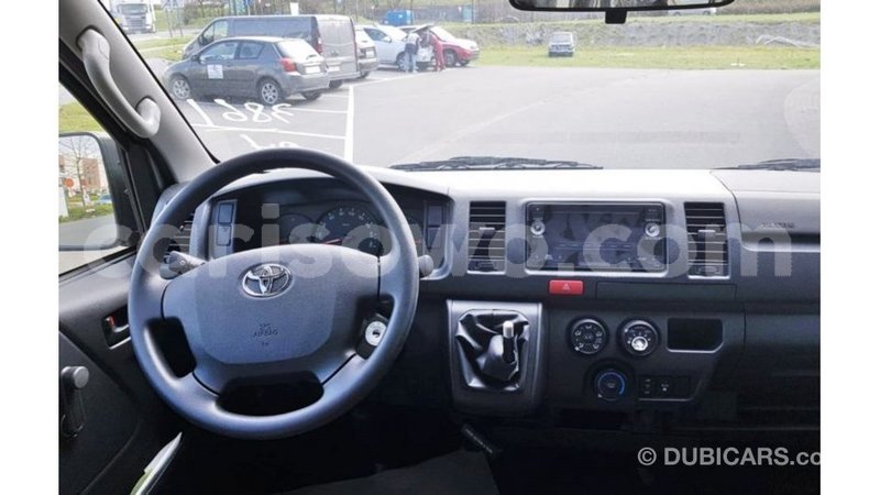 Big with watermark toyota hiace benign import dubai 7435