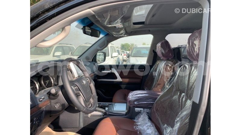 Big with watermark toyota land cruiser benign import dubai 7437