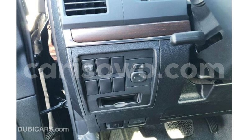 Big with watermark toyota land cruiser benign import dubai 7438