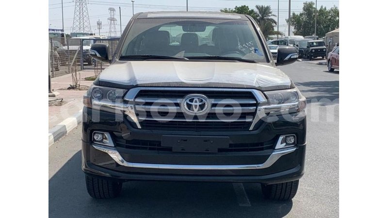 Big with watermark toyota land cruiser benign import dubai 7439