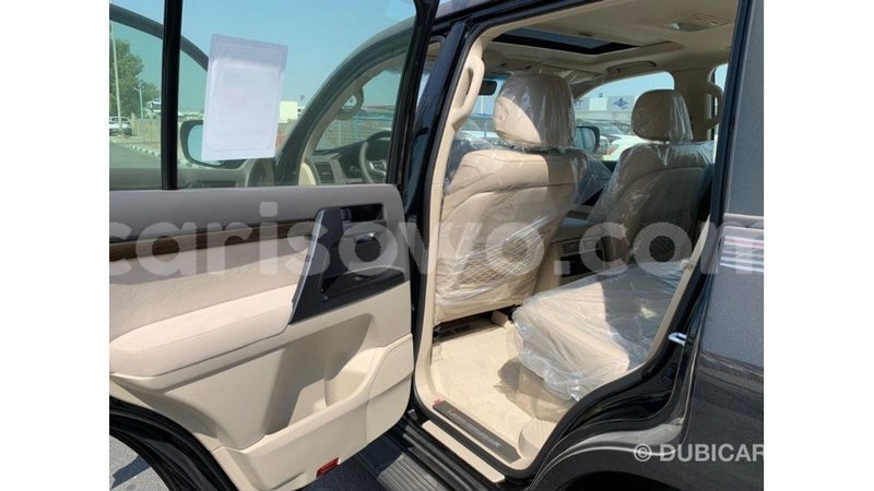 Big with watermark toyota land cruiser benign import dubai 7439