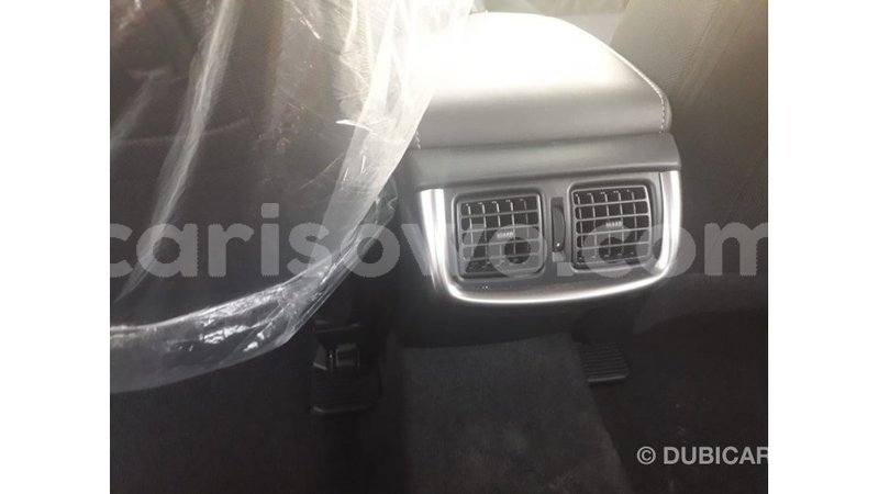 Big with watermark toyota hilux benign import dubai 7441