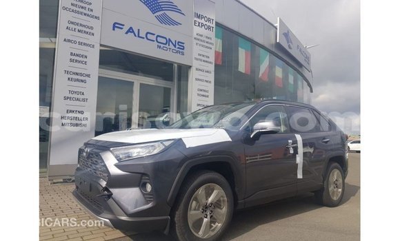 Acheter Import Utilitaire Toyota HiAce Autre à Import - Dubai, Benin Acheter Import Utilitaire Toyota HiAce Autre à Import - Dubai, Benin