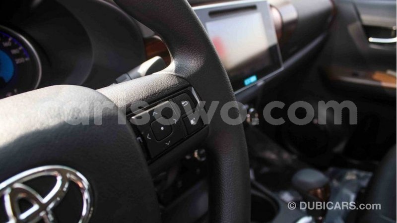 Big with watermark toyota hilux benign import dubai 7448