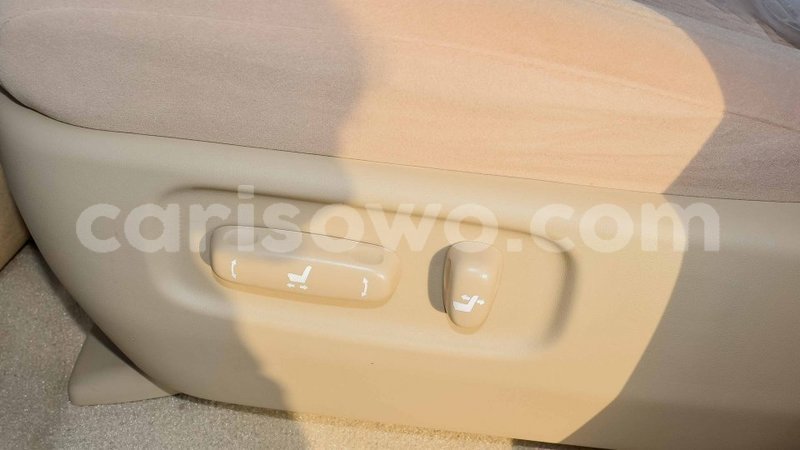 Big with watermark toyota land cruiser benign import dubai 7449