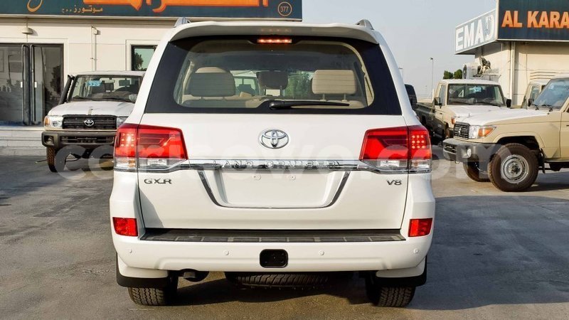 Big with watermark toyota land cruiser benign import dubai 7449