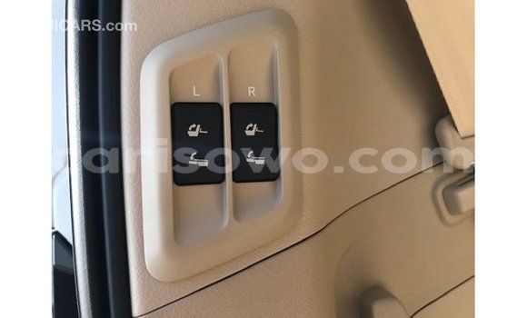 Acheter Import Voiture Toyota Prado Blanc à Import - Dubai, Benin Acheter Import Voiture Toyota Prado Blanc à Import - Dubai, Benin