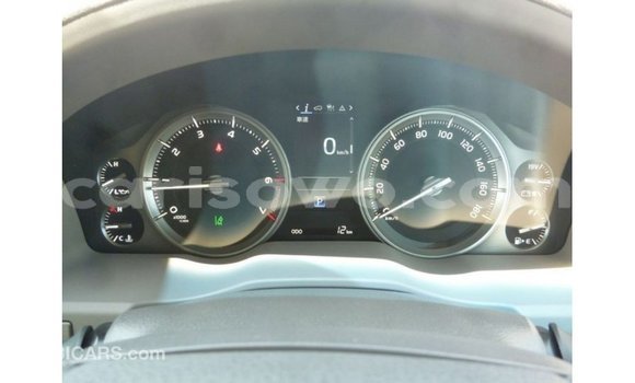 Acheter Import Voiture Toyota Land Cruiser Blanc à Import - Dubai, Benin Acheter Import Voiture Toyota Land Cruiser Blanc à Import - Dubai, Benin