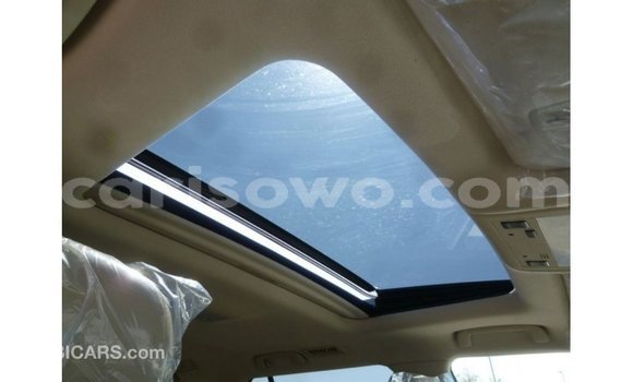 Acheter Import Voiture Toyota Land Cruiser Blanc à Import - Dubai, Benin Acheter Import Voiture Toyota Land Cruiser Blanc à Import - Dubai, Benin