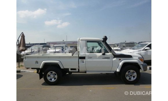 Buy Import Toyota Land Cruiser White Car in Import - Dubai in Benign Buy Import Toyota Land Cruiser White Car in Import - Dubai in Benign