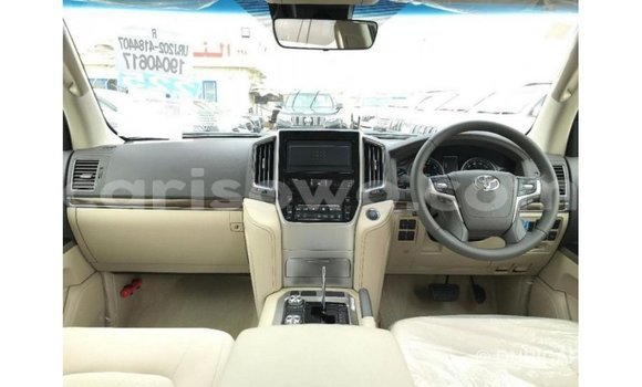 Buy Import Toyota Land Cruiser Other Car in Import - Dubai in Benign Buy Import Toyota Land Cruiser Other Car in Import - Dubai in Benign