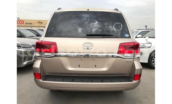 Buy Import Toyota Land Cruiser Other Car in Import - Dubai in Benign Buy Import Toyota Land Cruiser Other Car in Import - Dubai in Benign