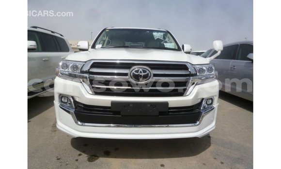 Buy Import Toyota Land Cruiser White Car in Import - Dubai in Benign Buy Import Toyota Land Cruiser White Car in Import - Dubai in Benign