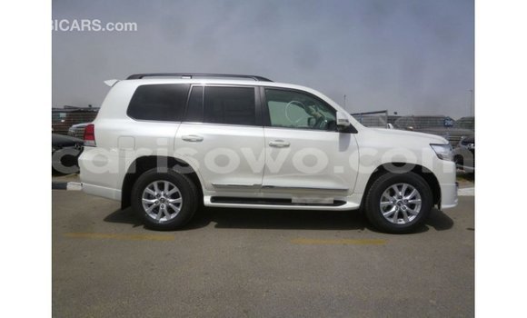 Buy Import Toyota Land Cruiser White Car in Import - Dubai in Benign Buy Import Toyota Land Cruiser White Car in Import - Dubai in Benign