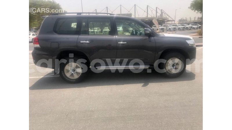 Big with watermark toyota land cruiser benign import dubai 7472