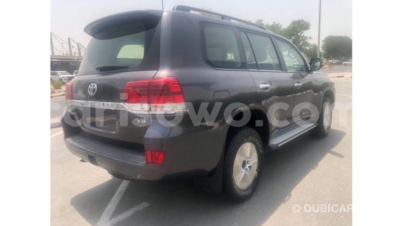 Big with watermark toyota land cruiser benin import dubai 7472