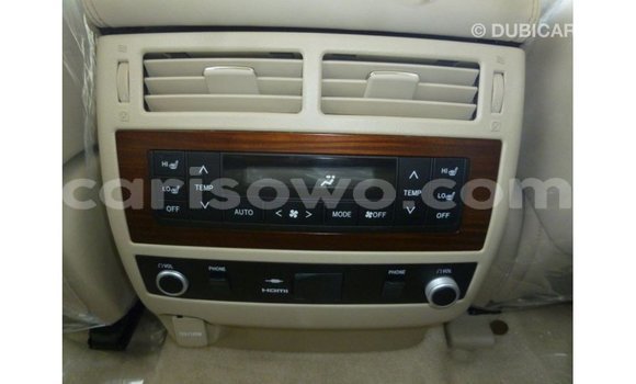Sayi Imported Toyota Land Cruiser White Mota in Import - Dubai a Benin Sayi Imported Toyota Land Cruiser White Mota in Import - Dubai a Benin