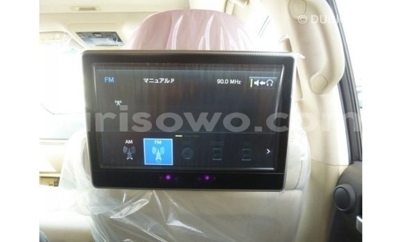 Sayi Imported Toyota Land Cruiser White Mota in Import - Dubai a Benin Sayi Imported Toyota Land Cruiser White Mota in Import - Dubai a Benin