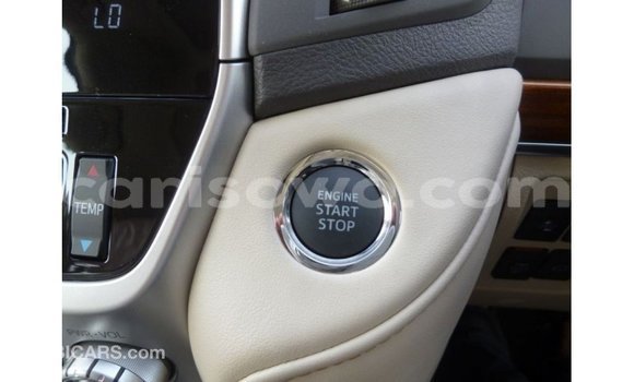 Sayi Imported Toyota Land Cruiser White Mota in Import - Dubai a Benin Sayi Imported Toyota Land Cruiser White Mota in Import - Dubai a Benin